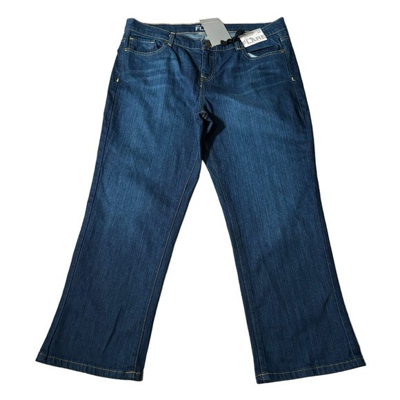 New York & Company The Crop Flare Leg Jean Low Rise Stretch Women's Size 12 - Picture 1 of 12